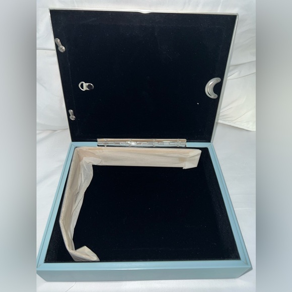 Royal Limited Keepsake Baby box/frame - Picture 3 of 8